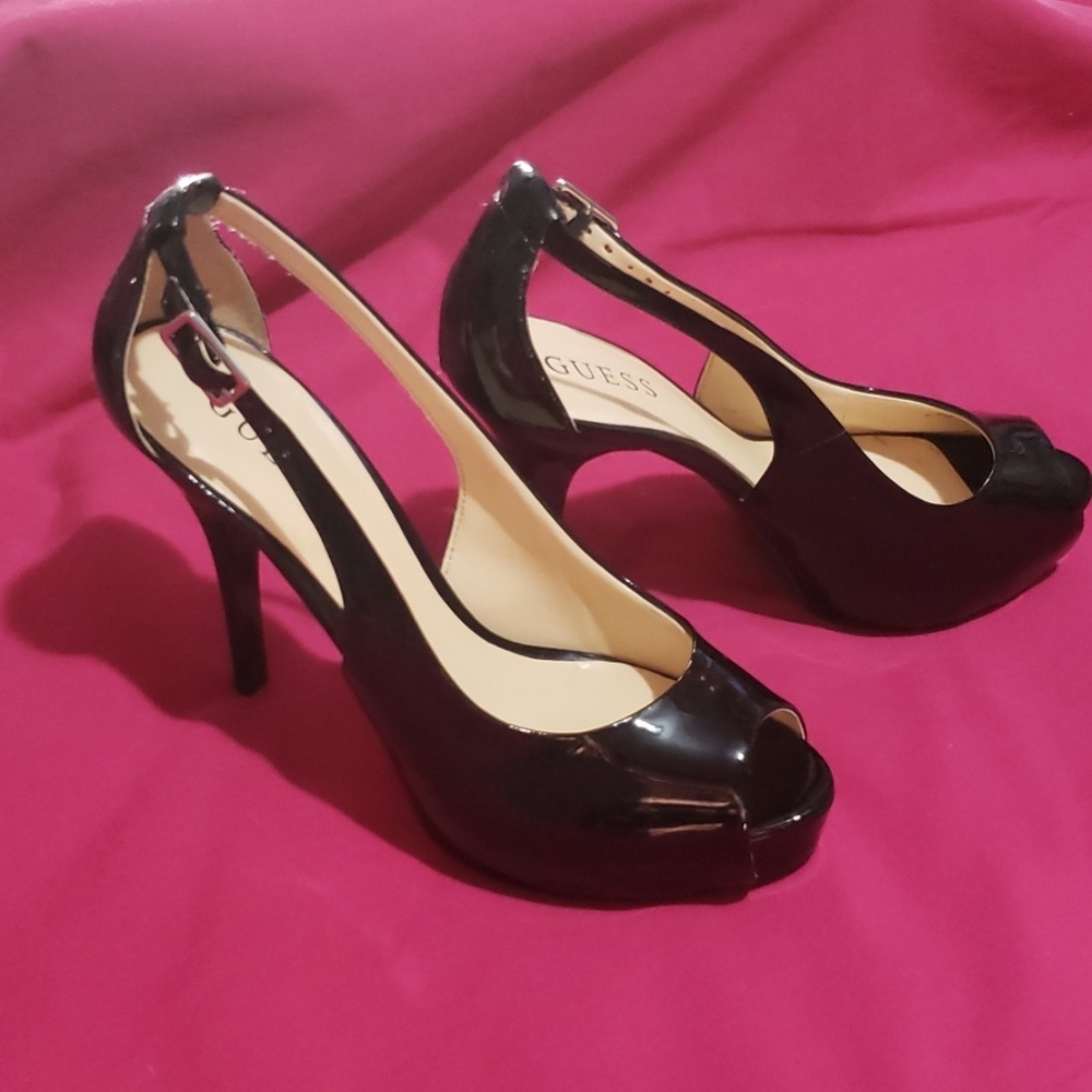 Patent leather open toed platforms